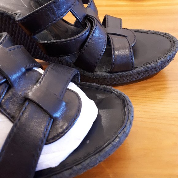 Born Black leather wedge sandals  - Size 8 - Picture 5 of 6